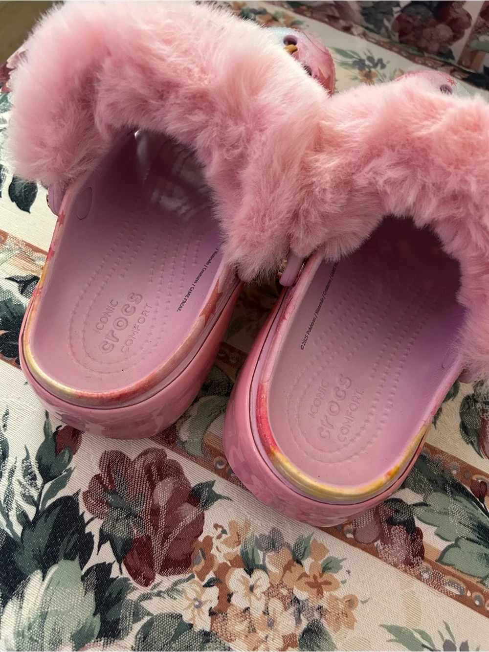 Pokémon x Crocs Eevee Fur Lined Platform Clogs Women’s 7 Kawaii Pastel - Picture 3 of 5